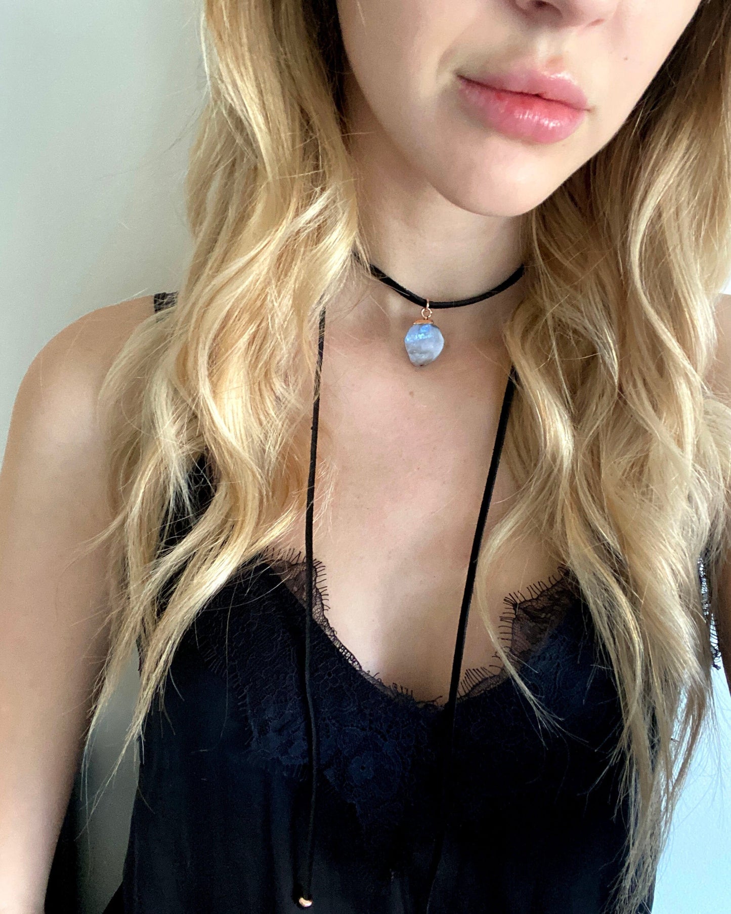 M-L rainbow moonstone necklace Wrap leather choker Raw moonstone necklace Moon stone raw gemstone necklace 40th-60th birthday gifts women StudioVy